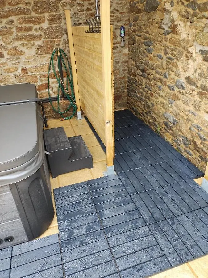 Jacuzzi Studio 2/4 pers avec terrasse aménagée Saint-Pierre-de-Plesguen